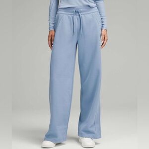 Lululemon Scuba Mid-Rise Wide-Leg Pant Short